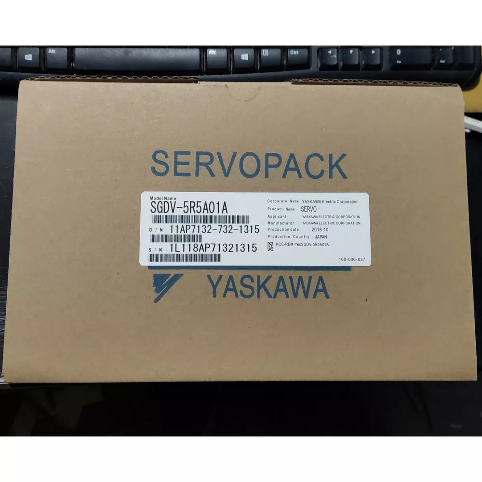 YASKAWA SGDV-5R5A01A NEW IN BOX SGDV5R5A01A Servo Drive