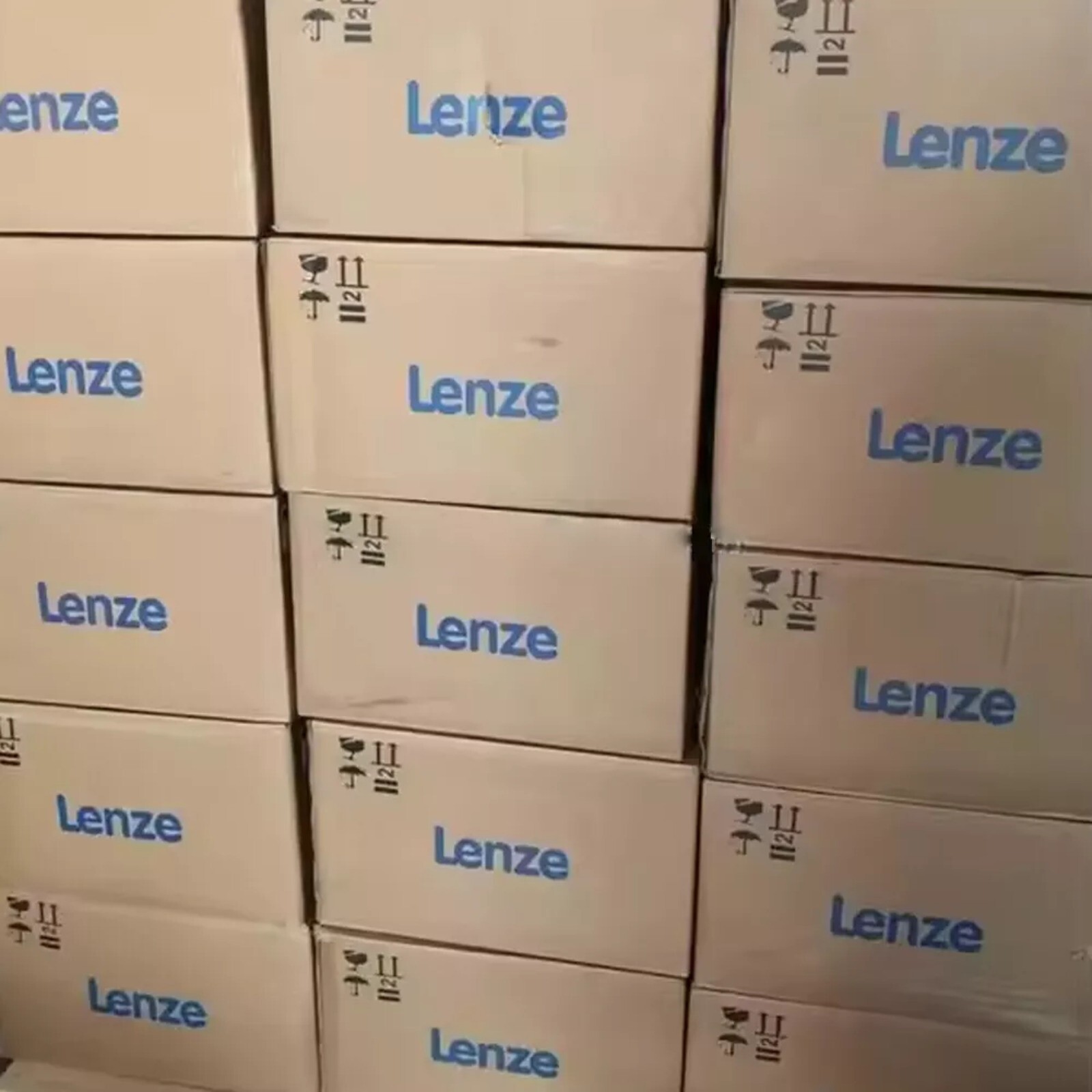 US Free TAX New Lenze EVS9324-EP Servo Inverter Free Free Shipping