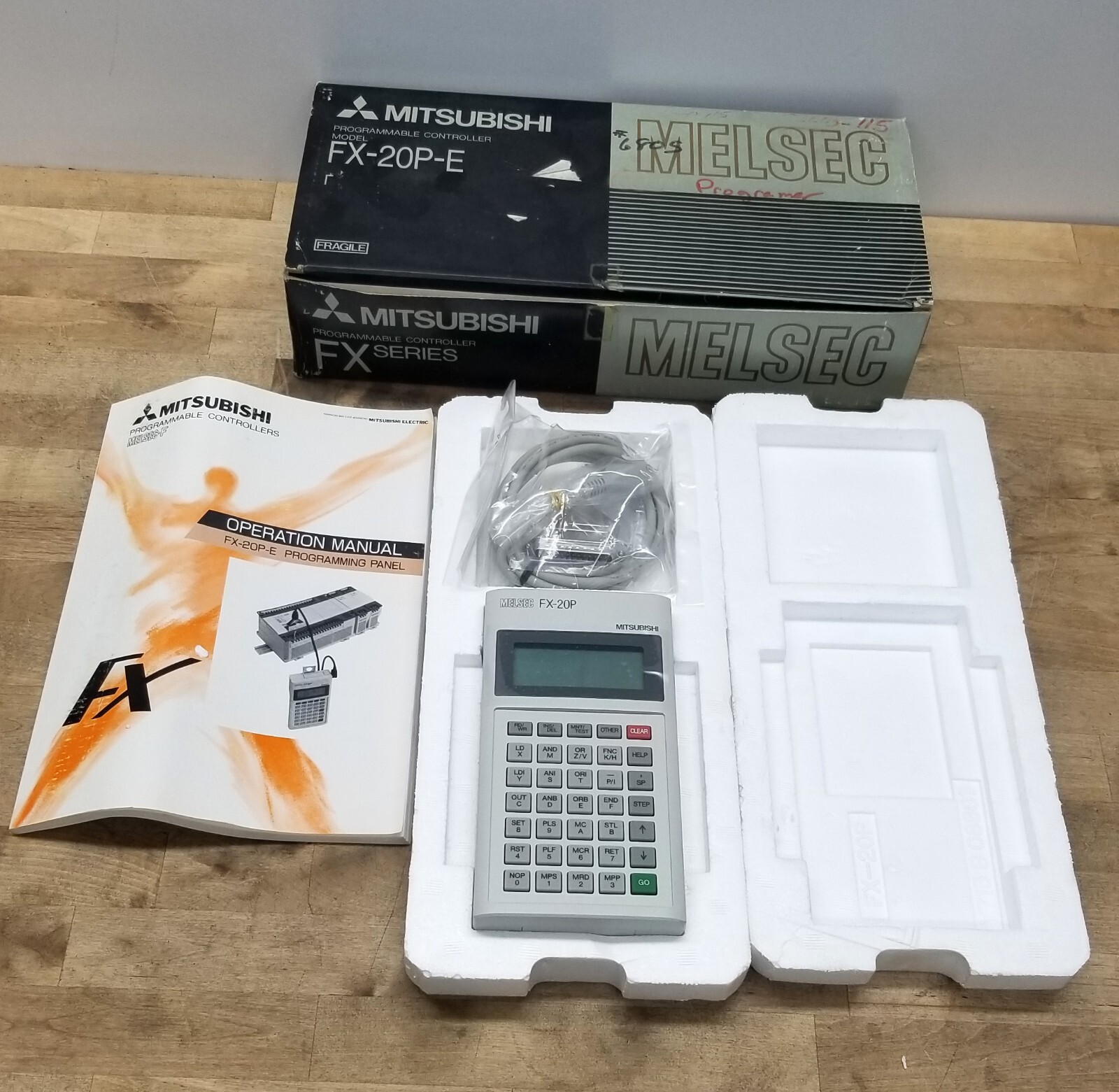 MITSUBISHI FX-20P-E V2.00 Programmable Controller Melsec