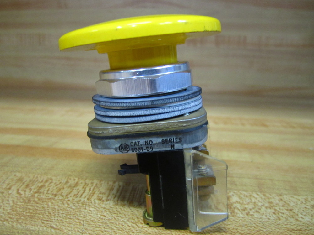 Allen Bradley 800T-D9A Push Button 800TD9A w/800T-XA (Pack of 3)
