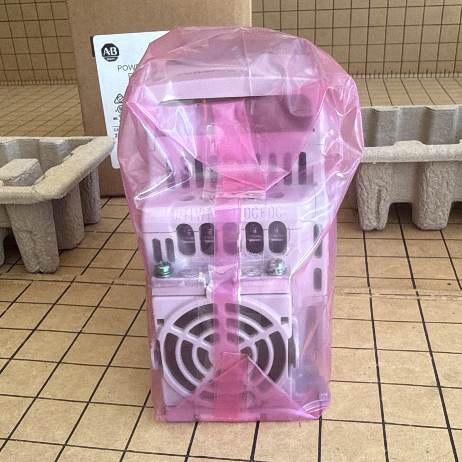 US STOCK NEW Sealed BAG 22F-D4P2N103 PowerFlex 4M 1.5 kW 2 HP