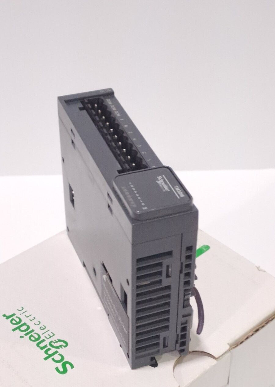 Schneider Electric TM3DI8 discrete input module, Modicon TM3 061136 1 Pcs