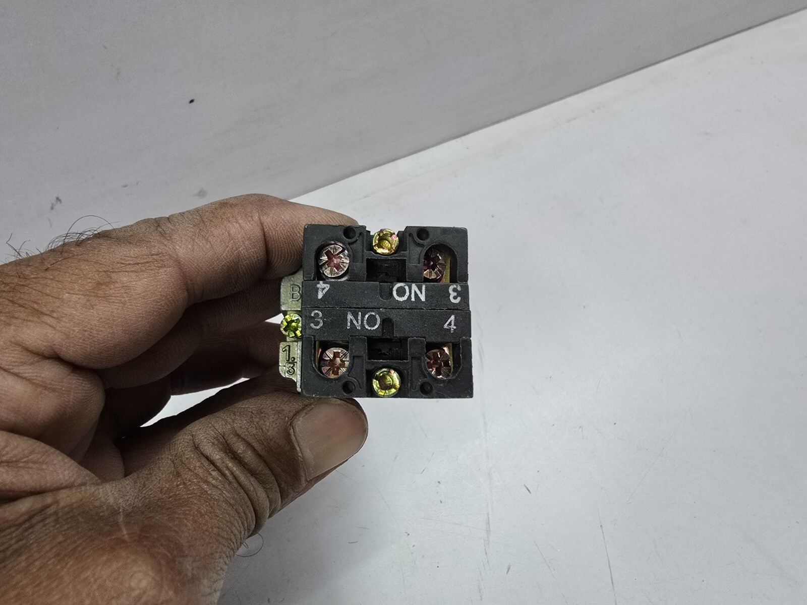 Schneider ZB2-BE101 Contact Block Joystick Controller 10(6)A 400V