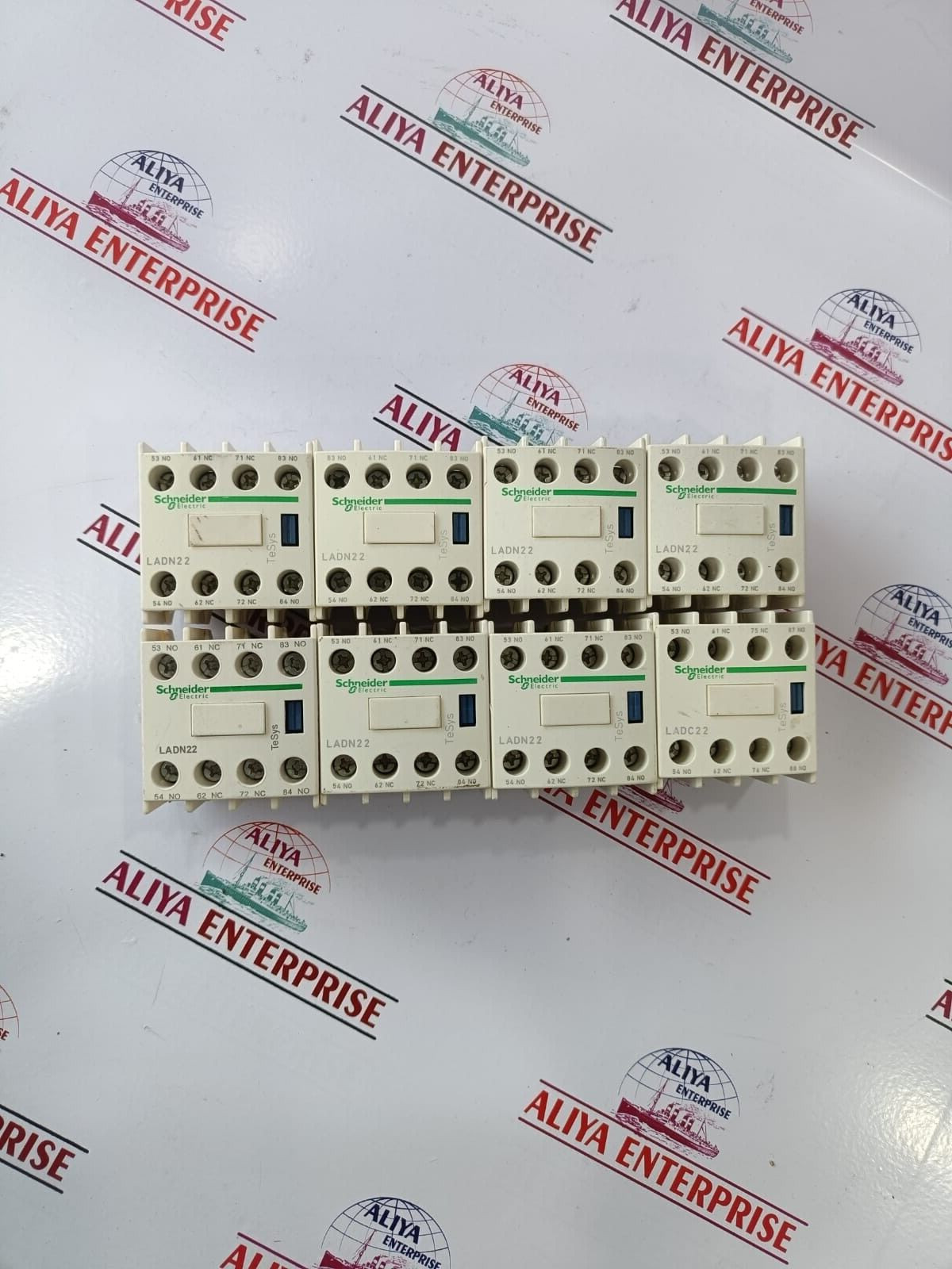 Schneider Electric LADN22 2NO/2NC 8 Pis Lot Free & Fast Shipipng