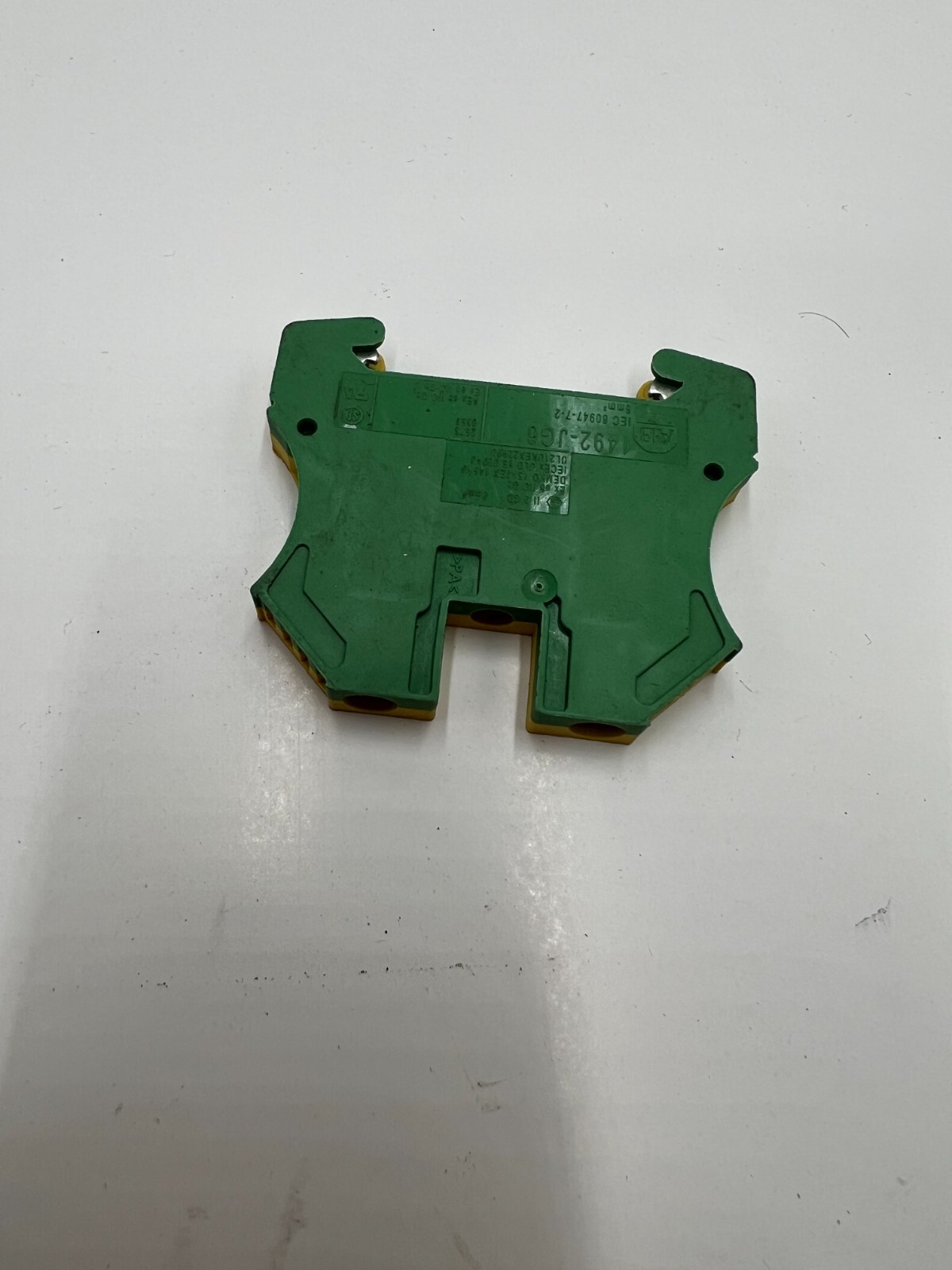 (QTY 11) AB Terminal Block, Screw Connection, 1 Pole Green/Yellow 1492-JG6