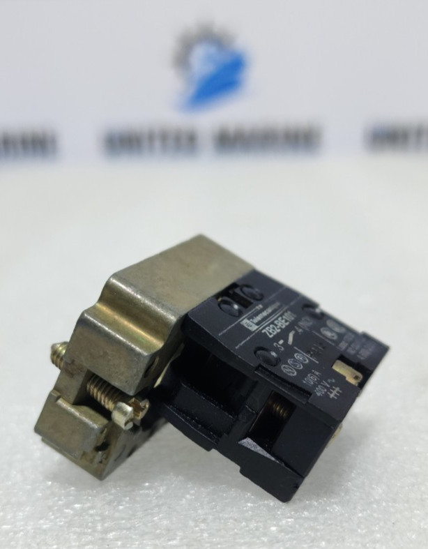 [LOT OF 4] Telemecanique ZB2-BE101 Contact Block With Base