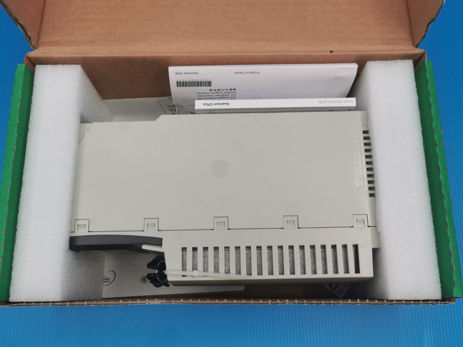 Schneider 140CPU67160R CPU STD EXCG EXCHANGE New open box