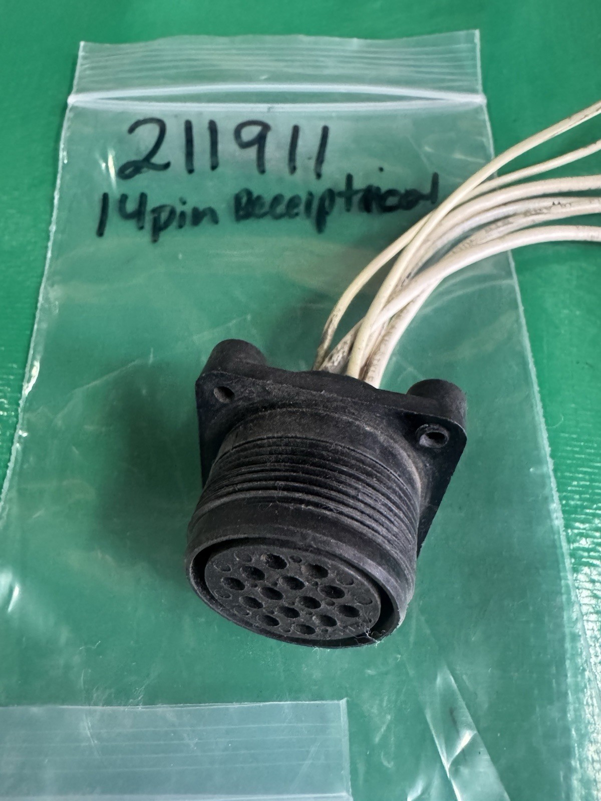 211911 14Pin Receptacle ￼Assembly ￼For SYNCROWAVE 250 DX Miller Parts Used Test