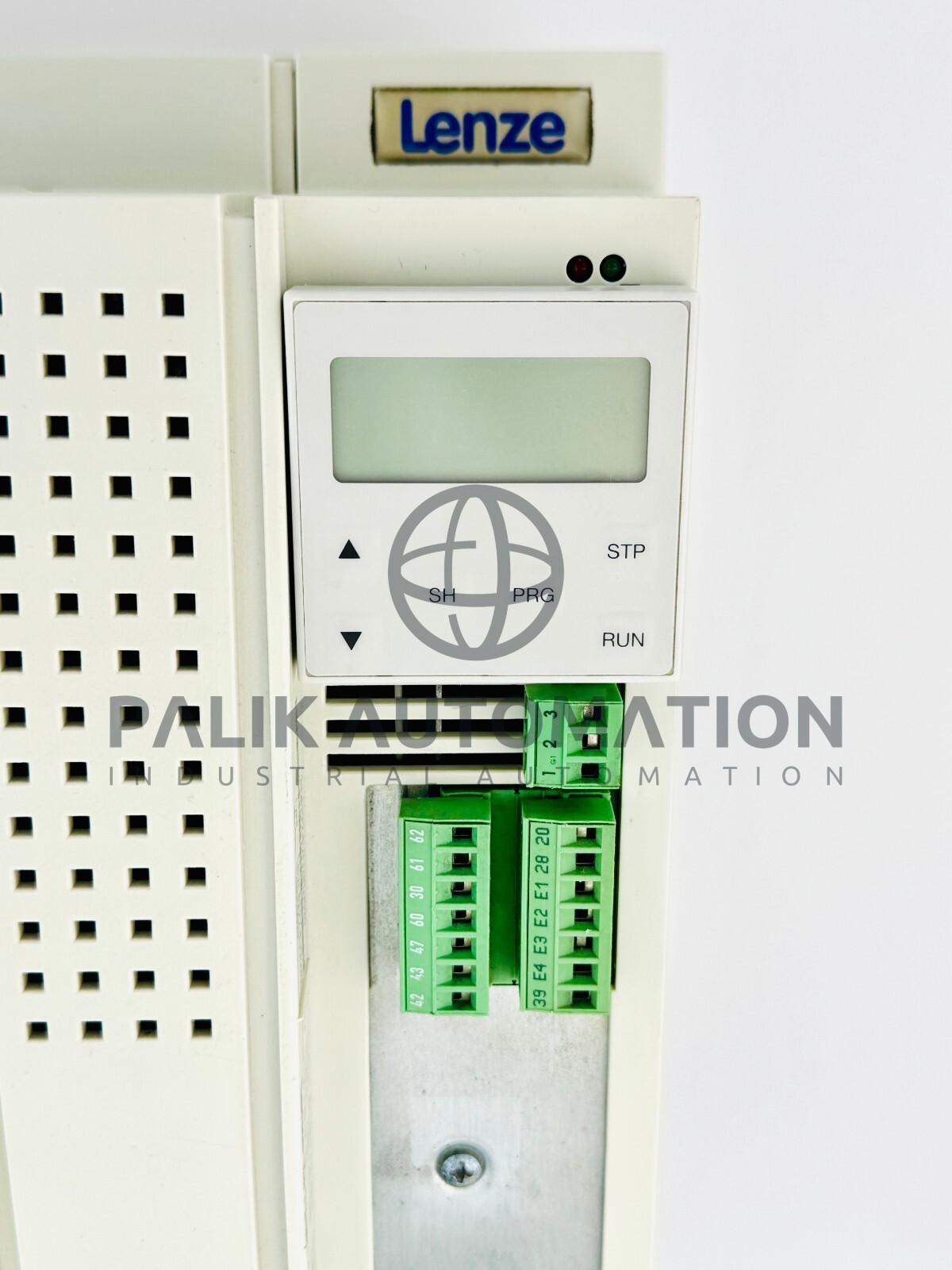 LENZE EVF8222-E-V020 SERVO DRIVE + PANEL SERVO CONTROLLER 8200 SERIES USED