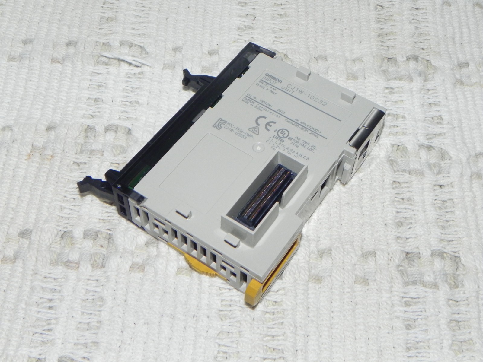 Omron CJ1W-1D232 Standard 32-point digital input unit, 24V DC