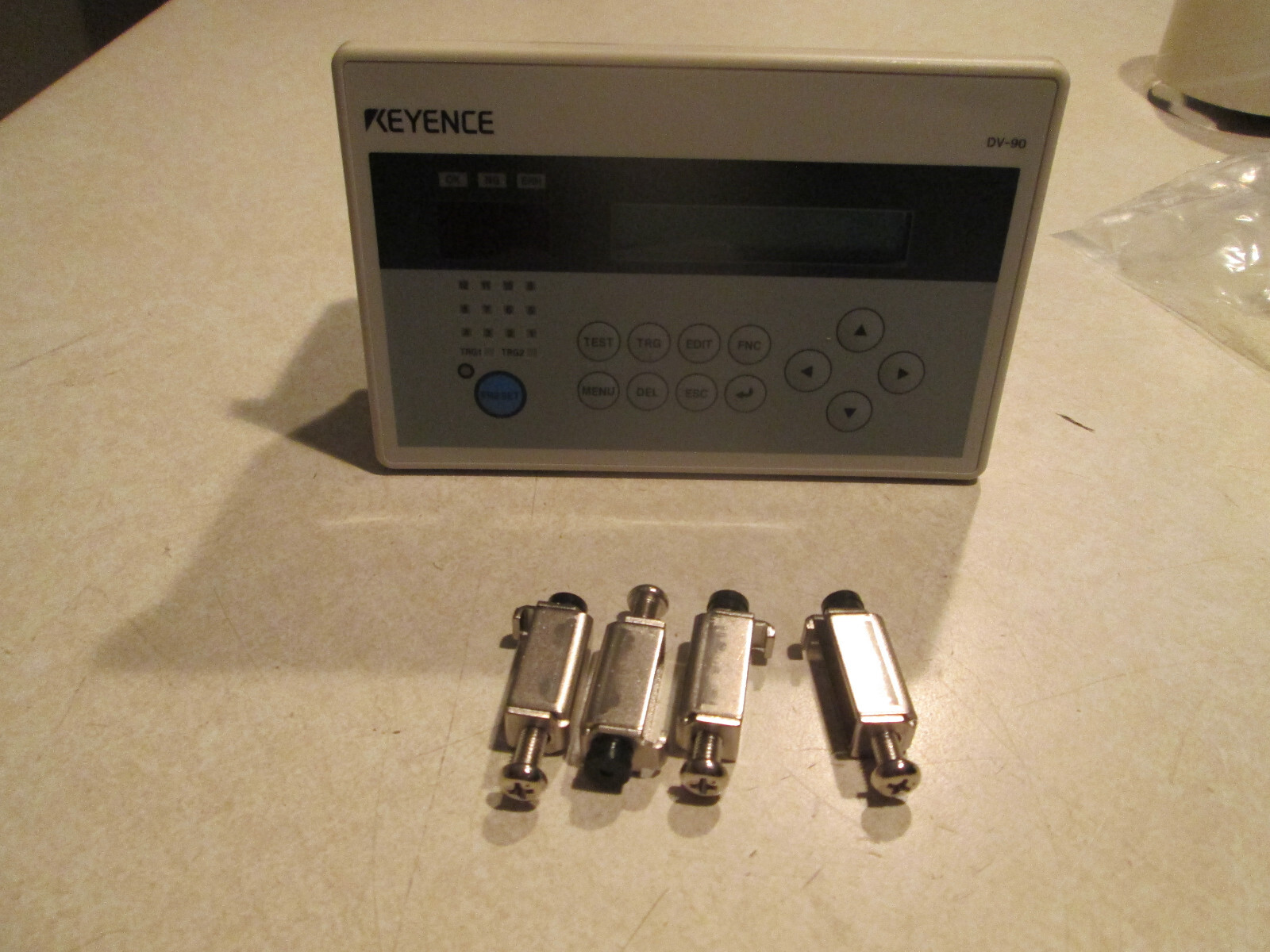 KEYENCE DV-90NE DATA CONTROLLER **NEW**
