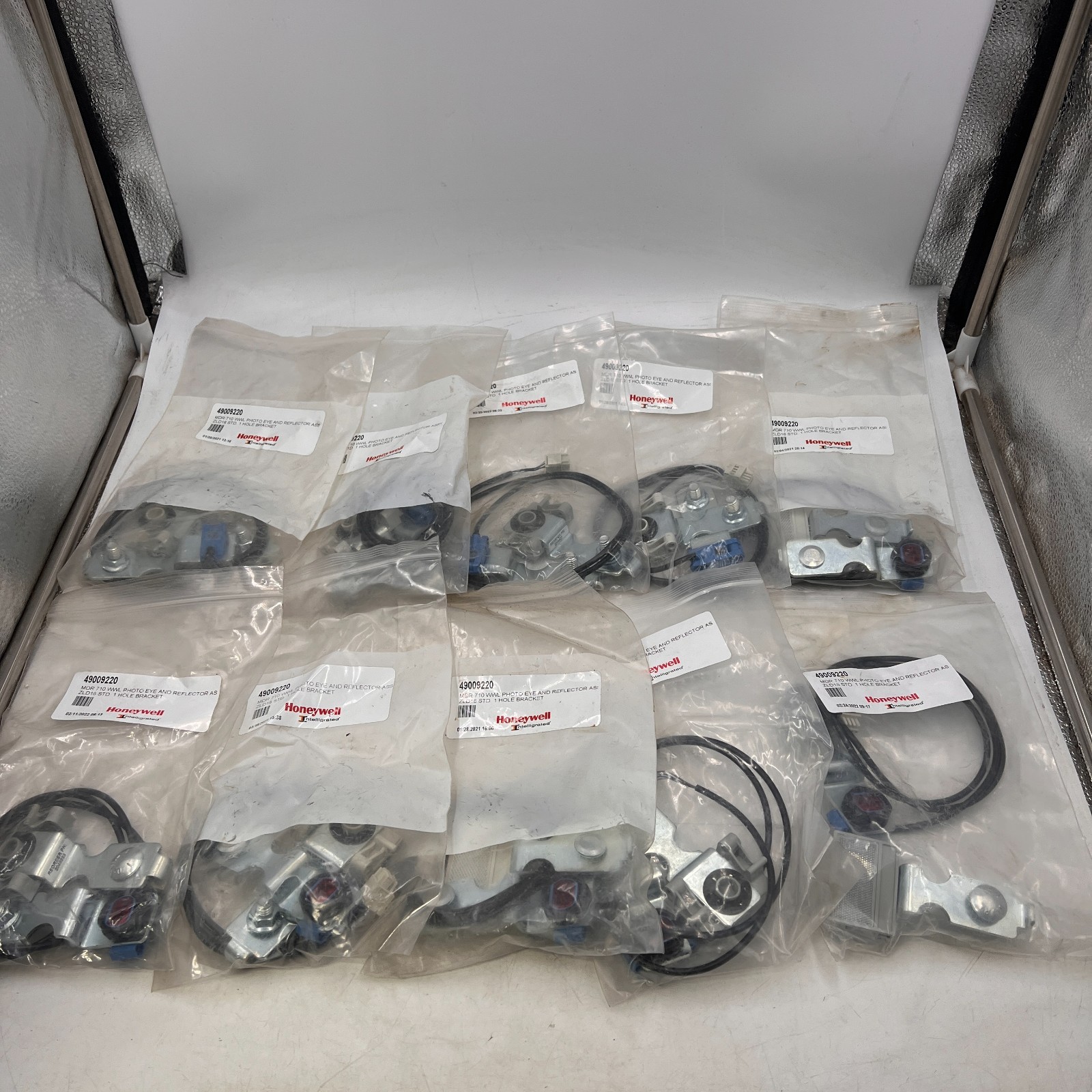10 SICK ZLD18-2FTD18 1089969 Photoelectric Sensors w reflector mounting brackets
