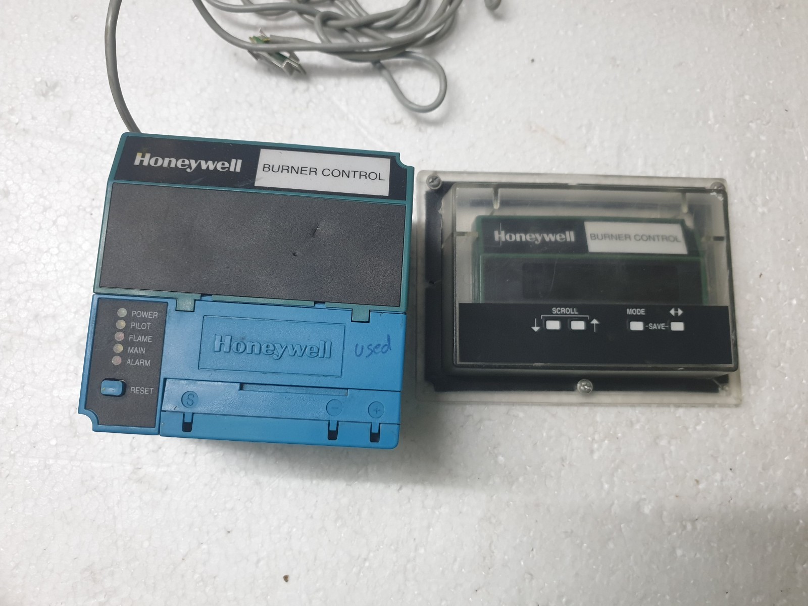 HONEYWELL RM7890 B 1014 BURNER CONTROL WITH honeywell S7800A1001 BURNER KEYBOARD