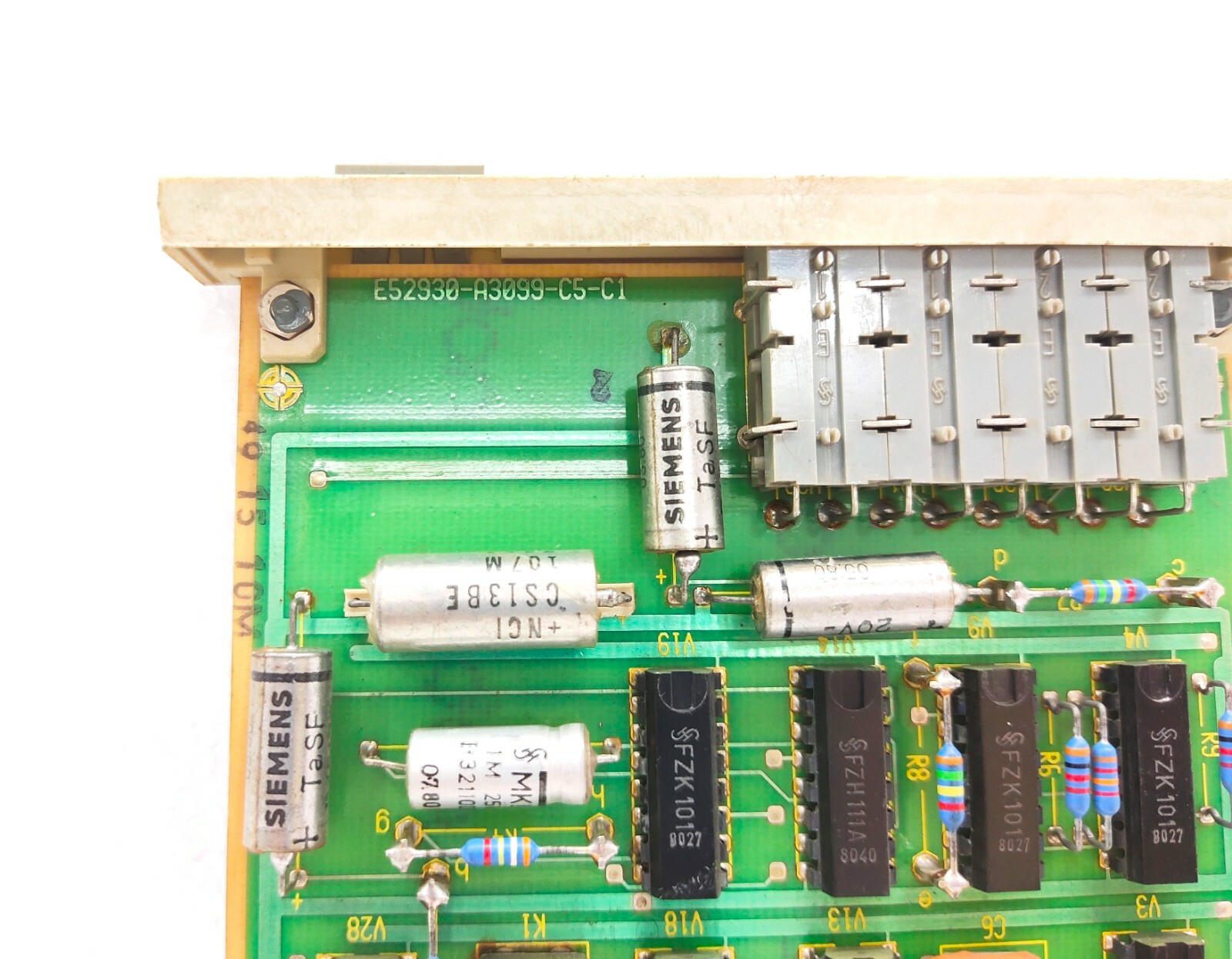 SIEMENS E52930-A3099-C5-C1 PCB CARD MODULE NEW