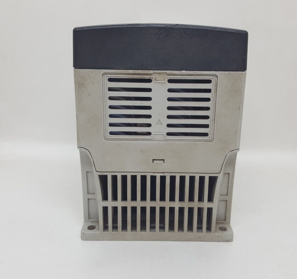 ALLEN BRADLEY 22B-D2P3N104 POWERFLEX 40 AC DRIVE 0.75KW/1.0 HP SERIES A