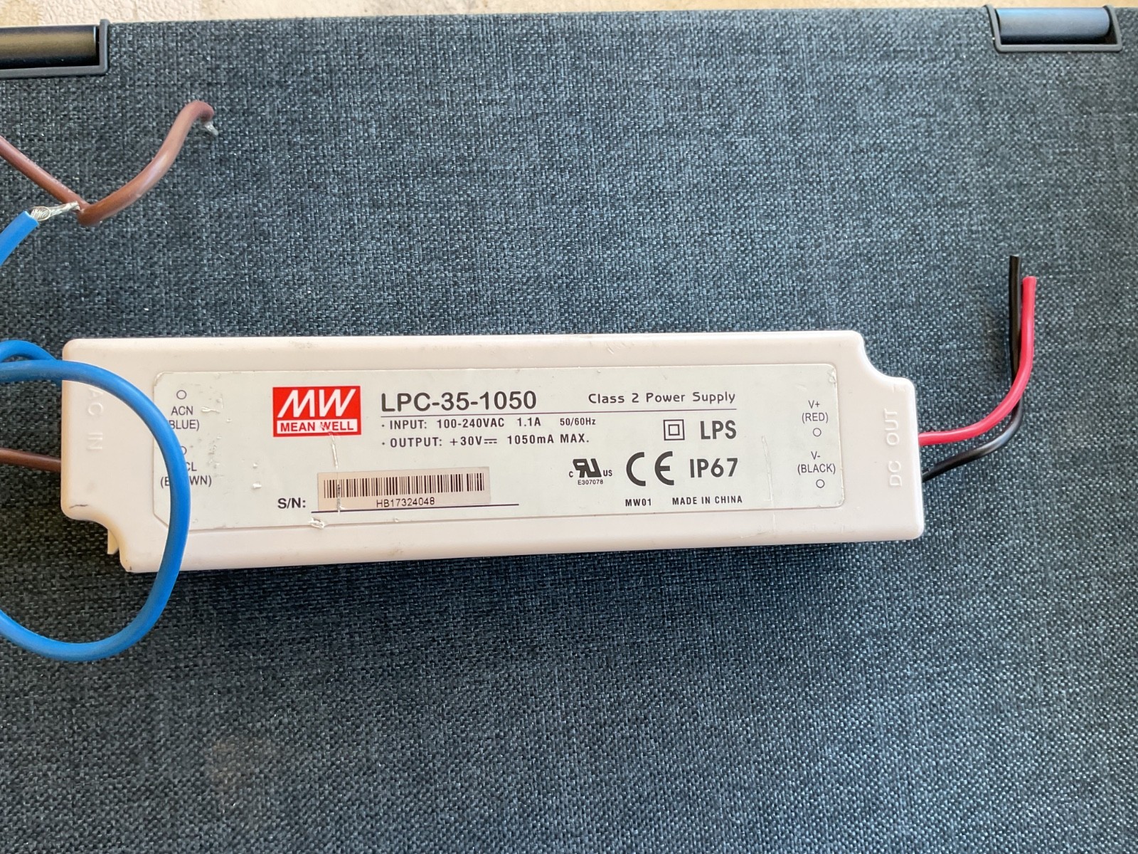 MEAN WELL LPC-35-1050 35W 1050mA power supply