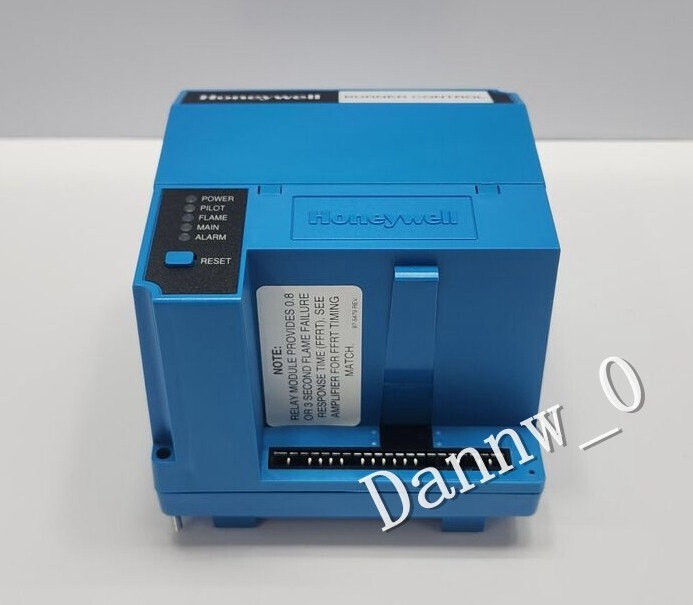 New in box Honeywell RM7890B1014 Burner Controller
