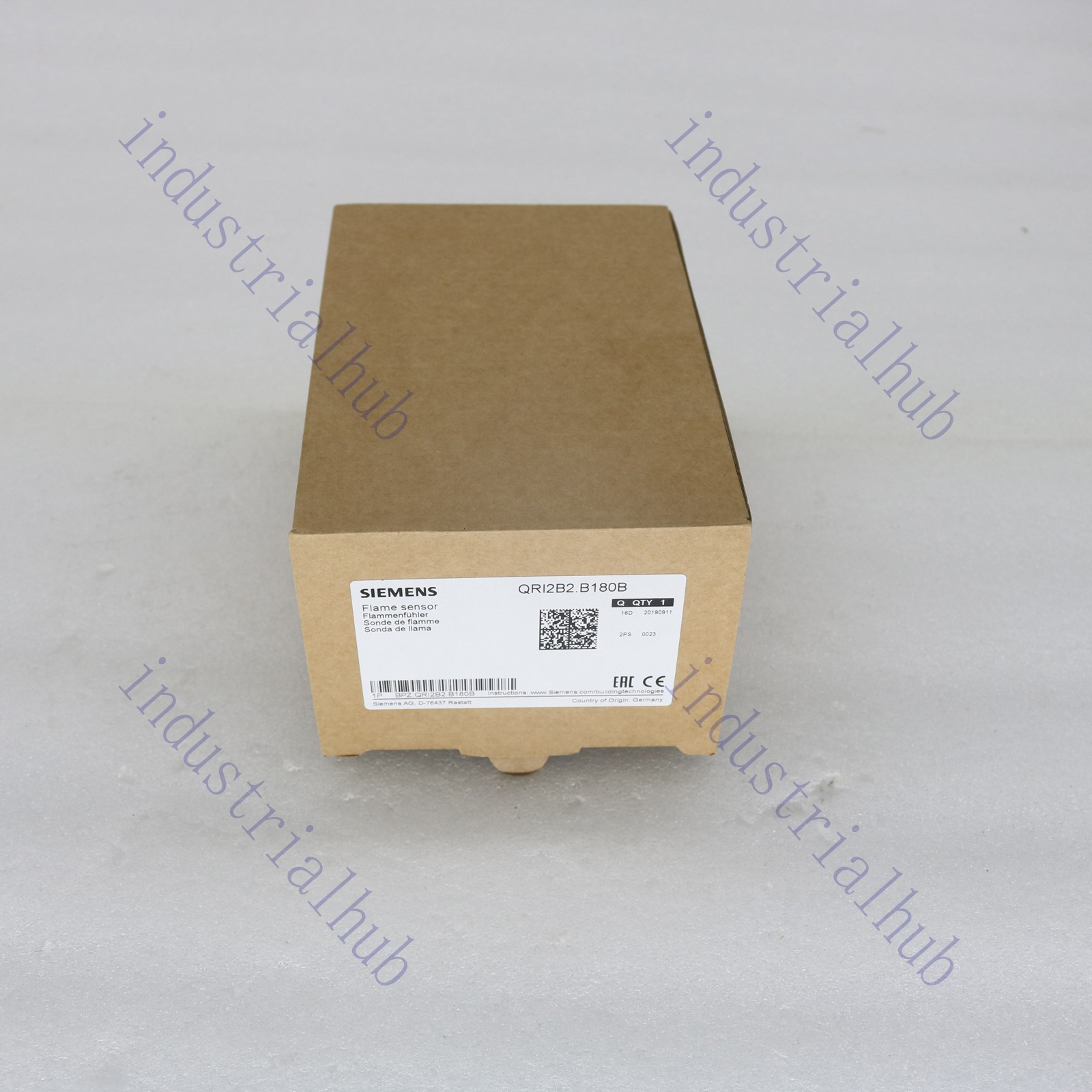 SIEMENS New flame detector QRI2B2.B180B QRI2B2.B180B 1 year warranty