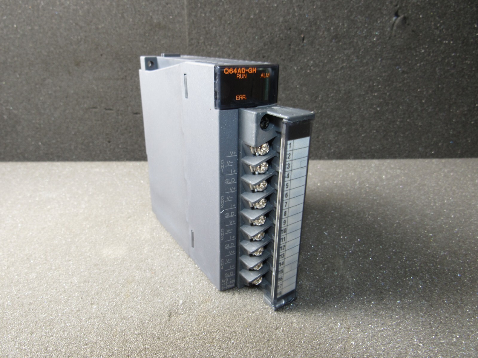 MITSUBISHI MELSEC-Q Q64AD-GH Isolated A/D Converter Unit