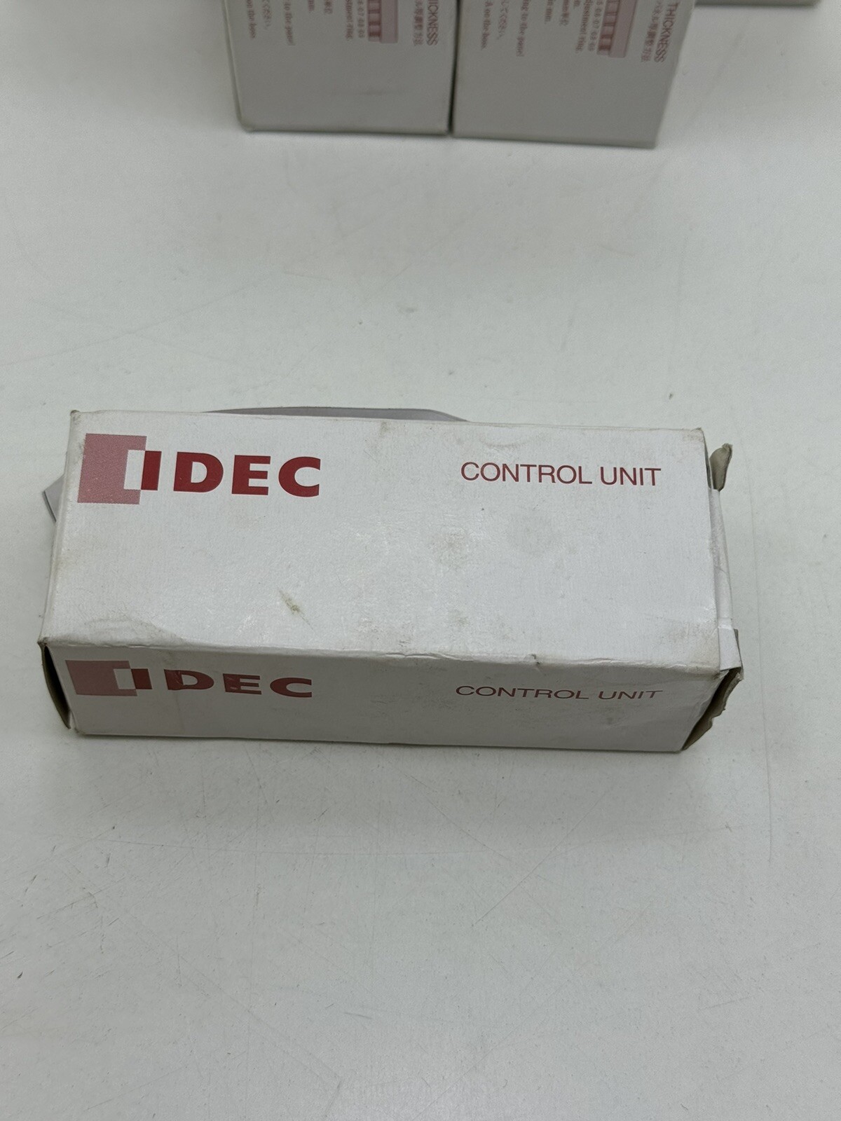 IDEC APW116DDA PILOT LIGHT AMBER 110VDC (LOT OF 13PCS)