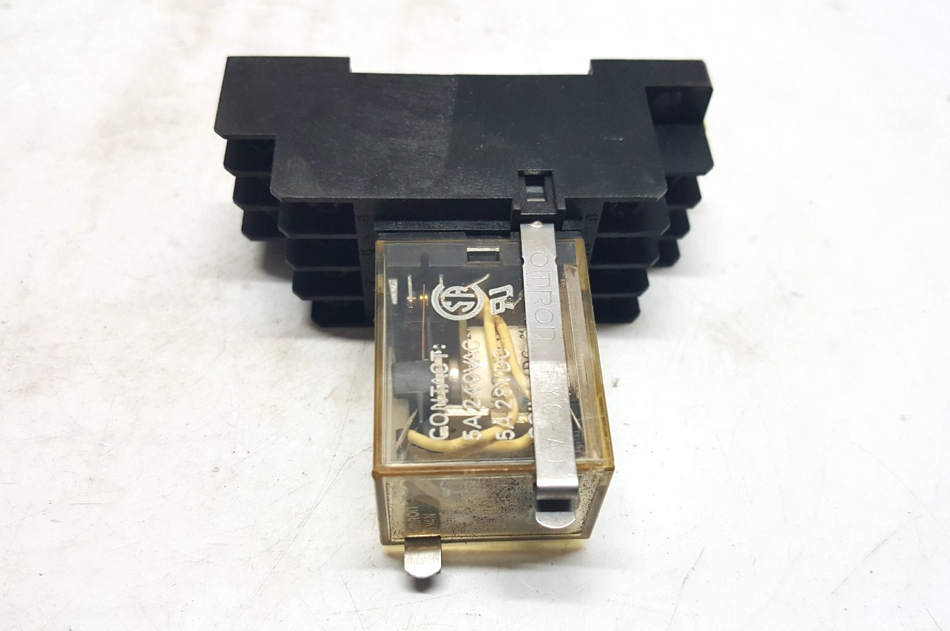 OMRON MY4N 24VDC POWER RELAY WITH BASE PYF14A / LOT OF 12