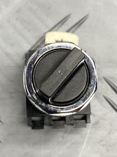 Eaton Cutler-Hammer E22XG1 3 Position Selector Switch Black (Lot of 2)