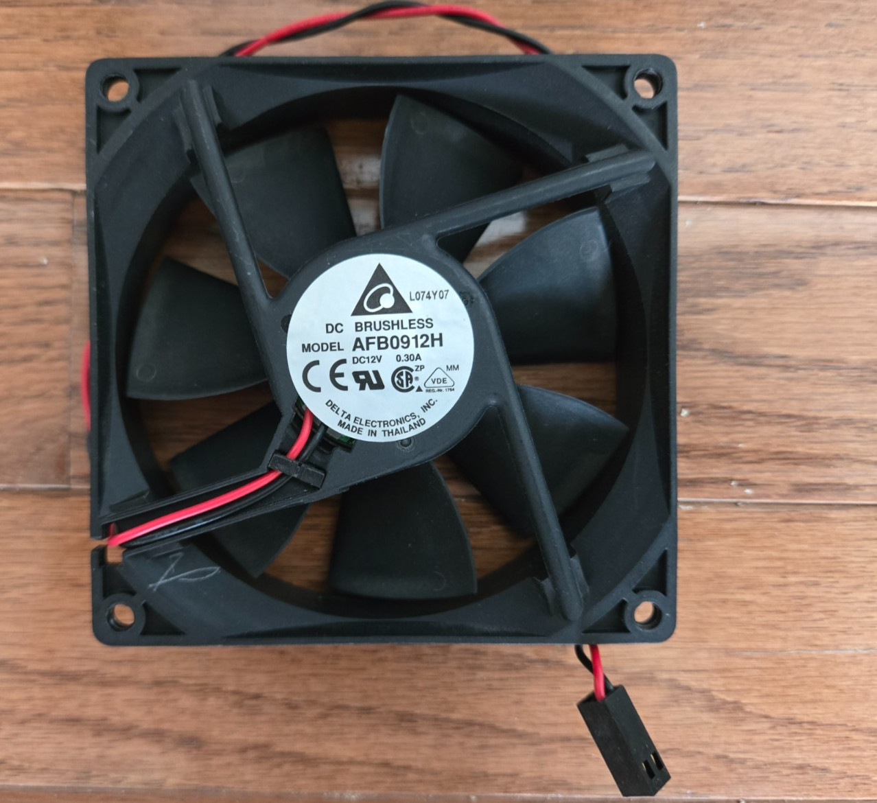1PC DELTA AFB0912H 92x92x25mm 12V 0.3A 51CFM 2wire Cooling Fan