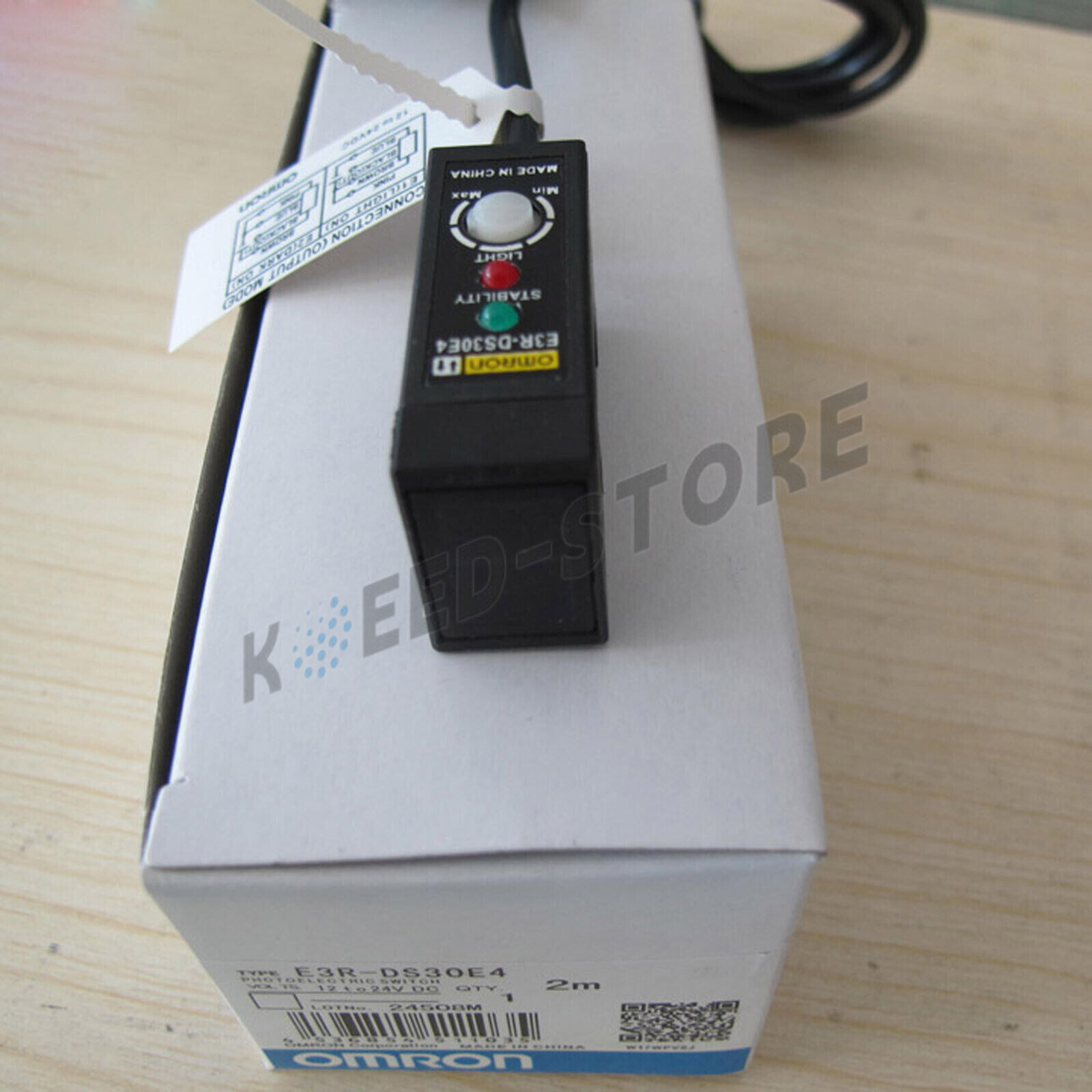 1PCS New Omron E3R-DS30E4 Photoelectric Switch E3RDS30E4