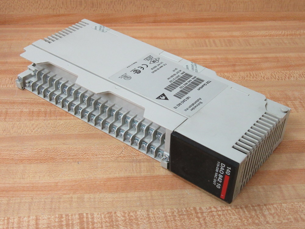 Schneider 140-DAO-842-10 Output Module 140DAO84210 w/o Cover