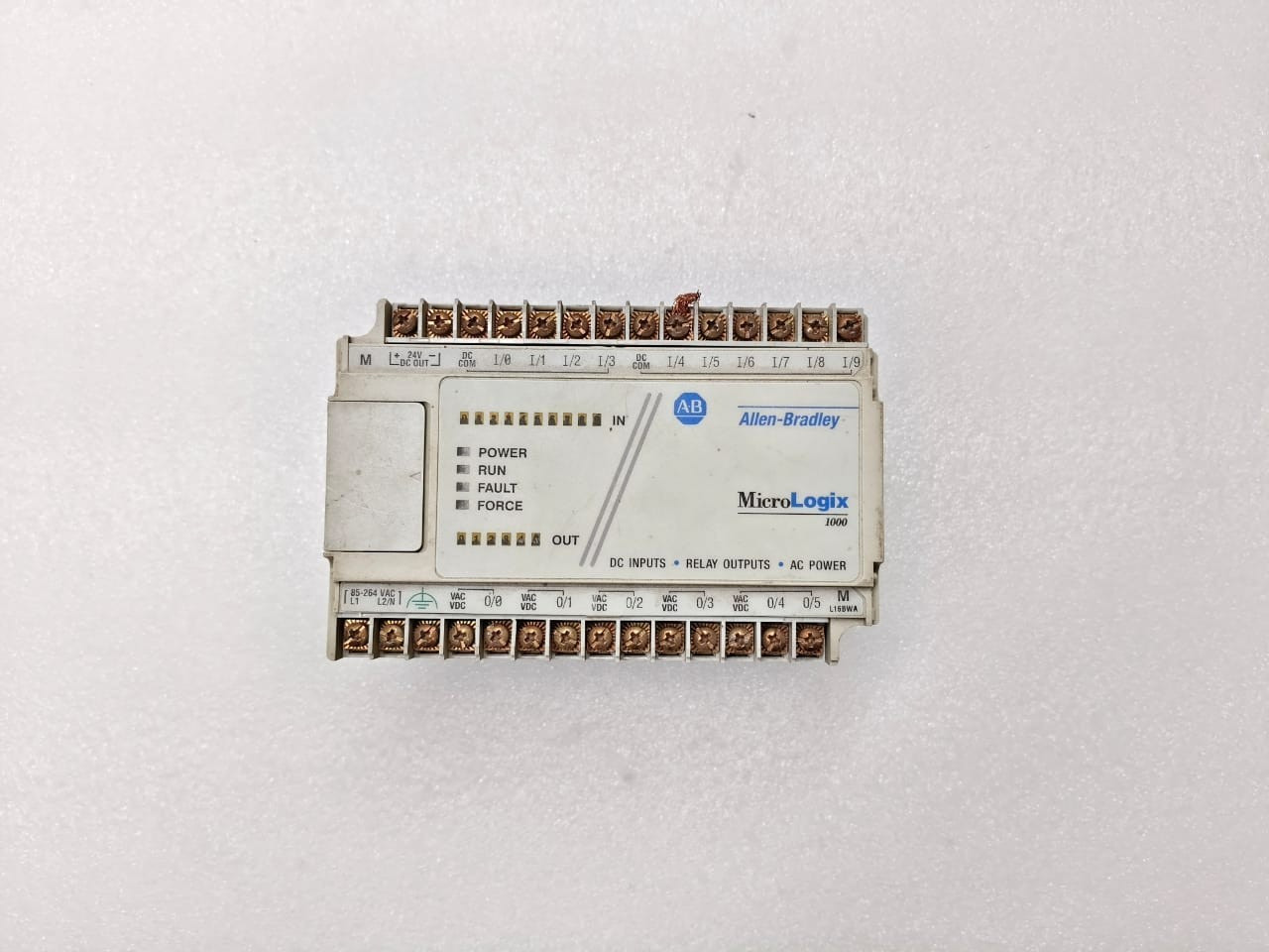 Allen Bradley 1761-L16BWA MicroLogix 1000 Controller Minor Damage Fast Ship