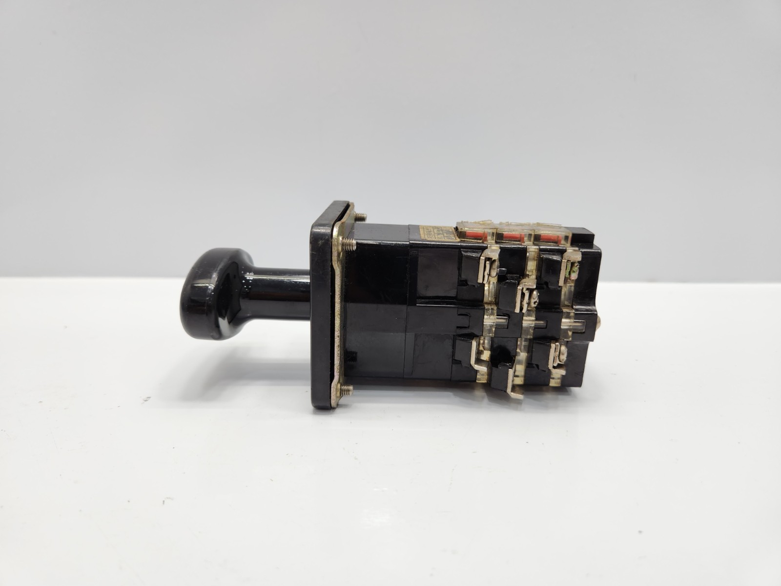 YONGSUNG CAM SWITCH 10A 250VAC