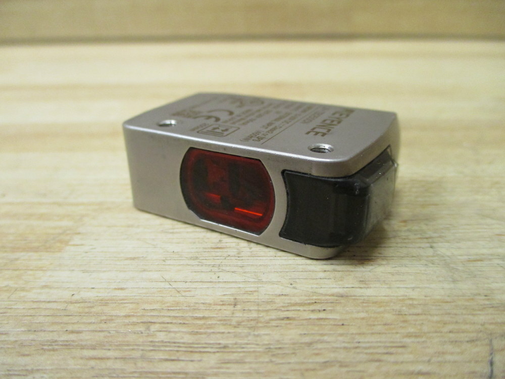 Keyence LR-ZB250CN Laser Sensor LRZB250CN
