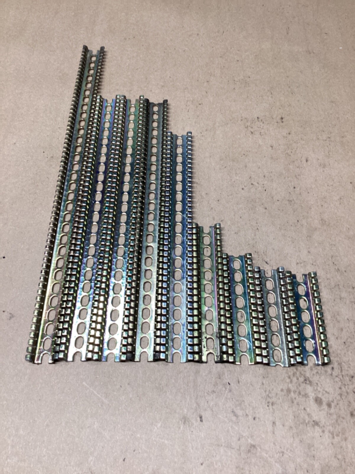 Lot of 9 Metal DIN Rail terminals #135G10PR7
