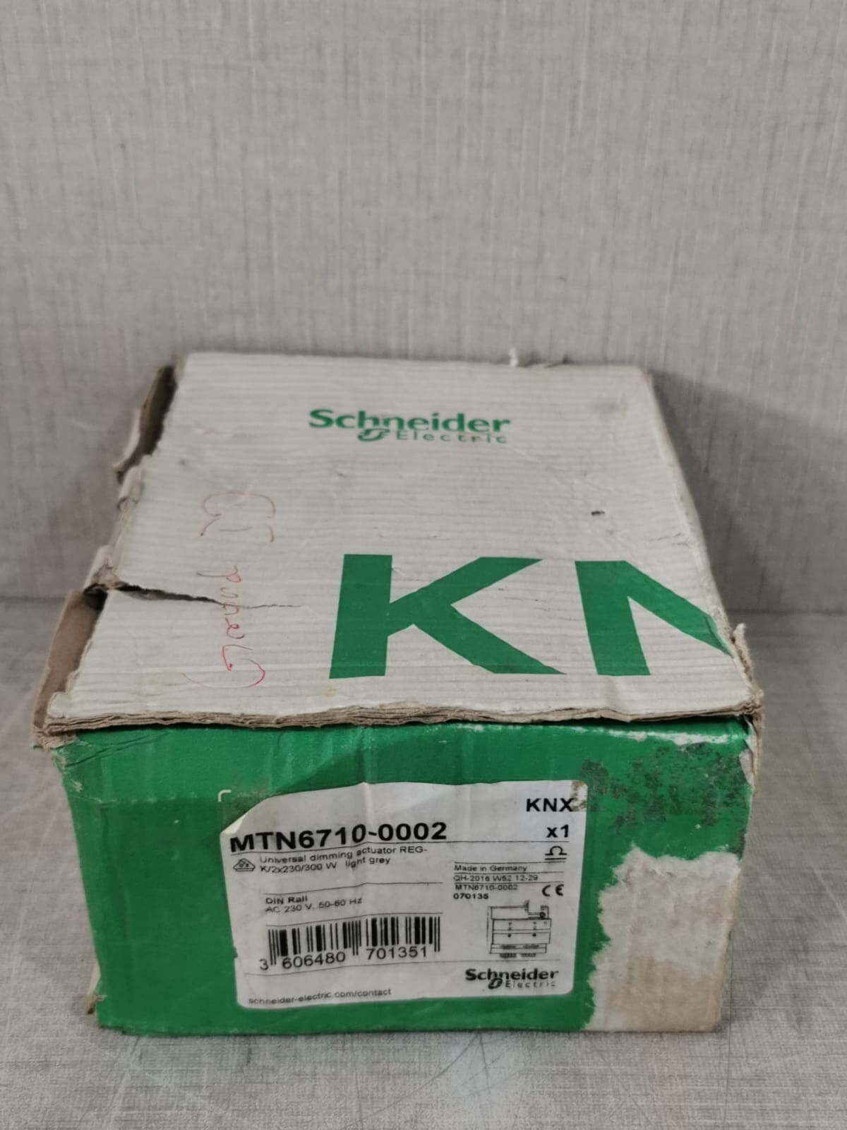 SCHNEIDER ELECTRIC MTN6710-0002 KNX UNIVERSAL DIMMING ACTUATOR -NEW WITH OLD BOX