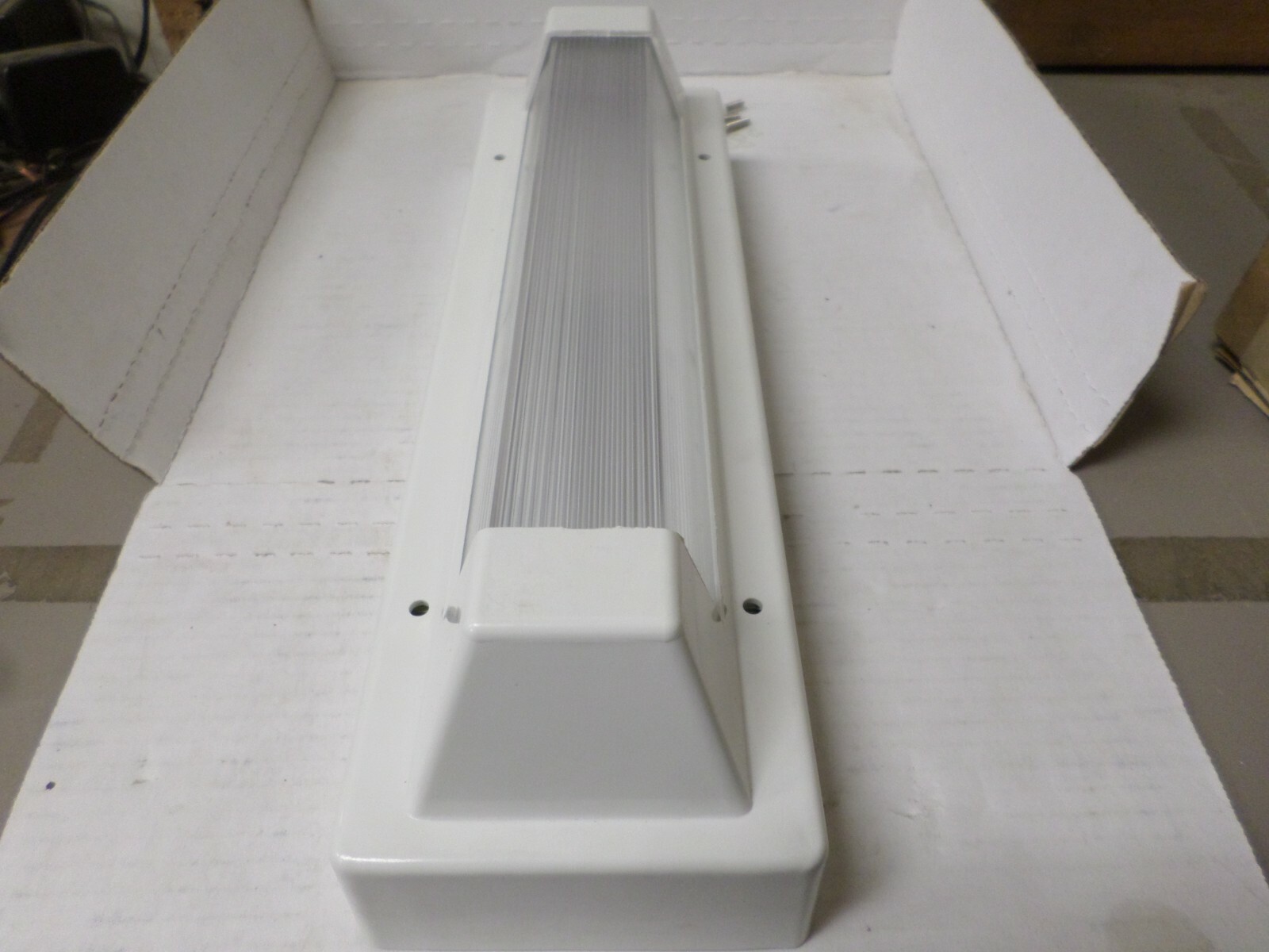 COOPER CROUSE HINDS Pauluhn FMN28 MARINE INTERIOR BERTH & MIRROR LIGHT