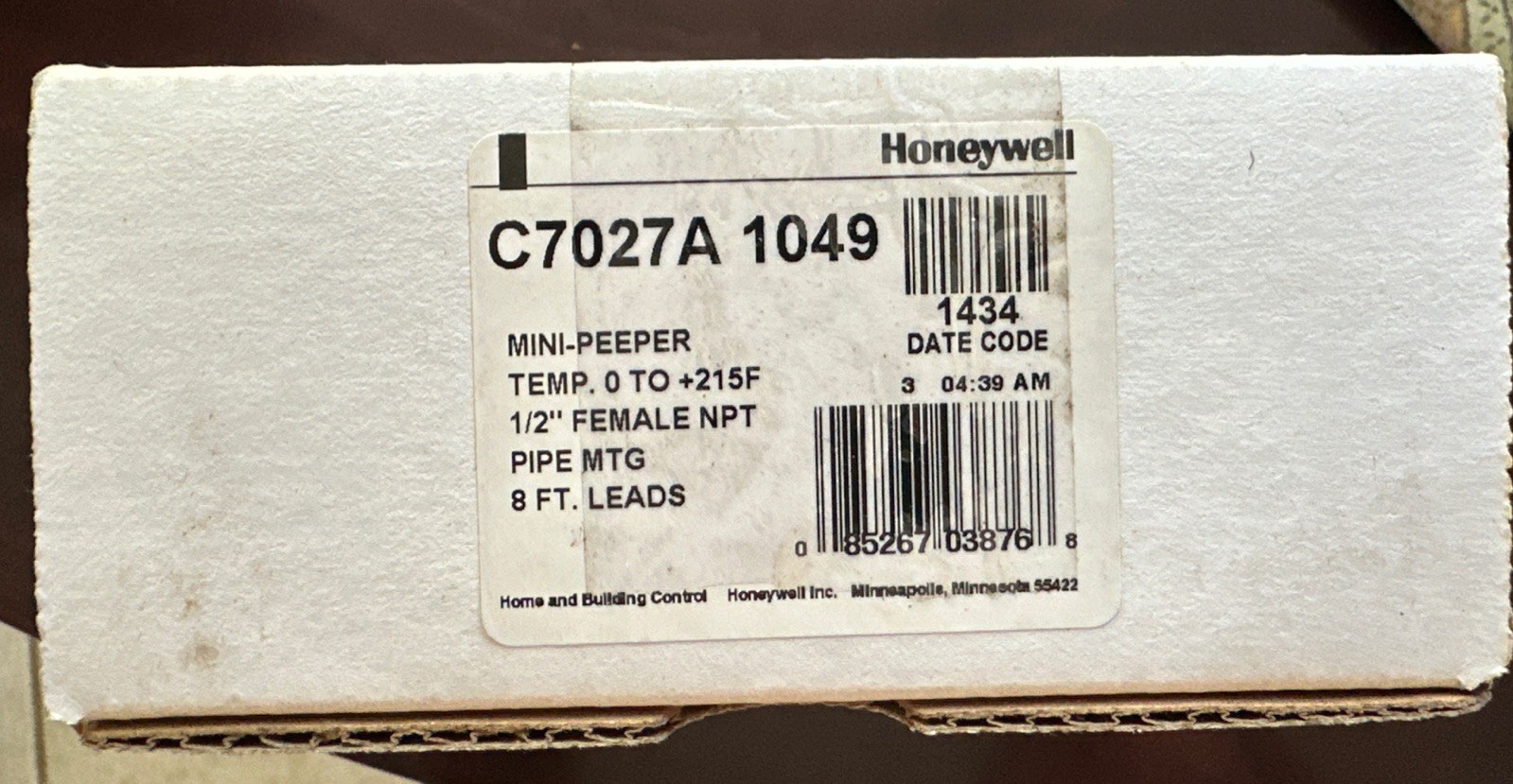 One Honeywell C7027A1049 C7027A-1049 Flame Detector Sensor