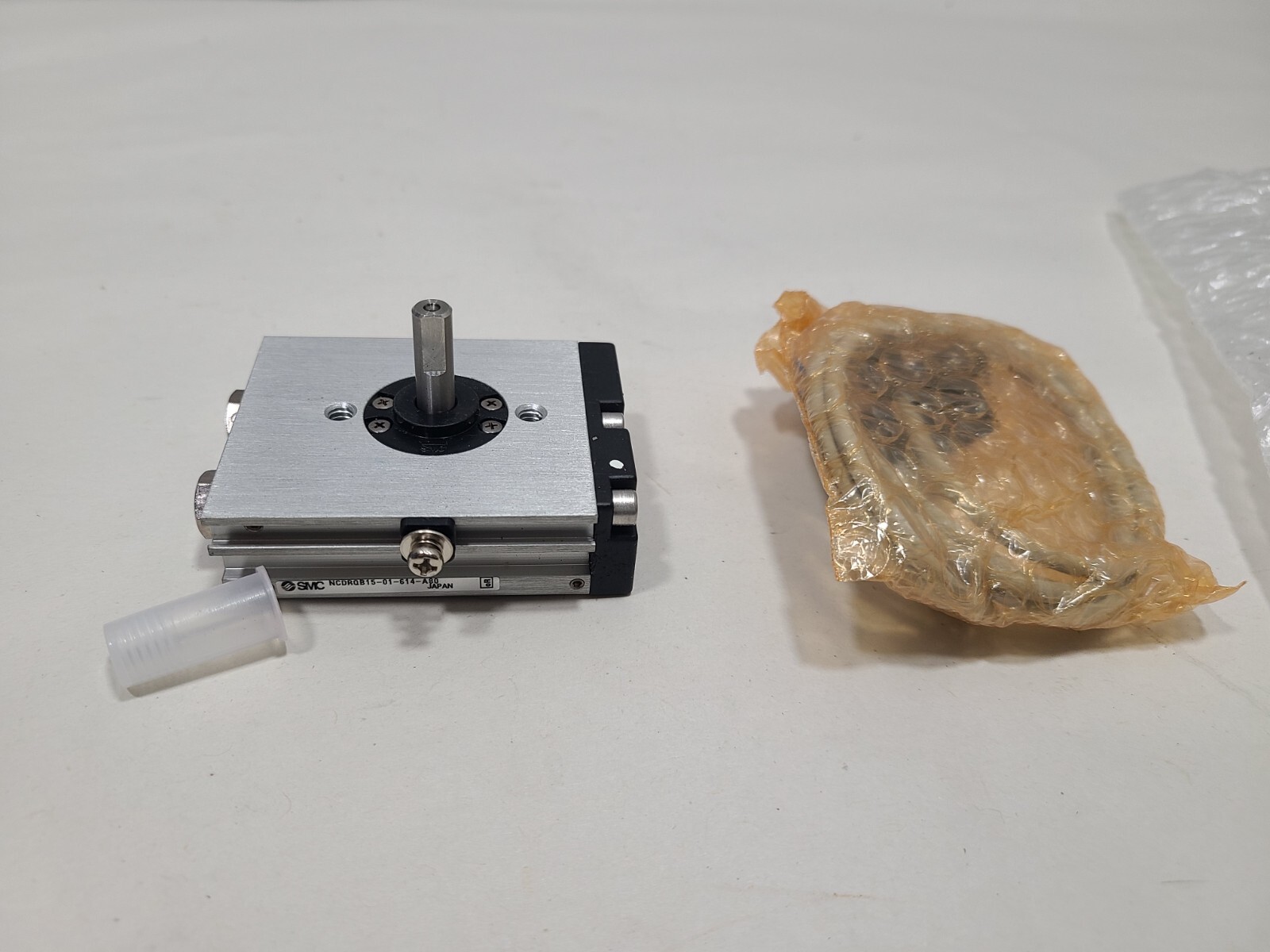 SMC NCDRQB15-01-614-A80 Pneumatic Actuator, New/open Box Condition