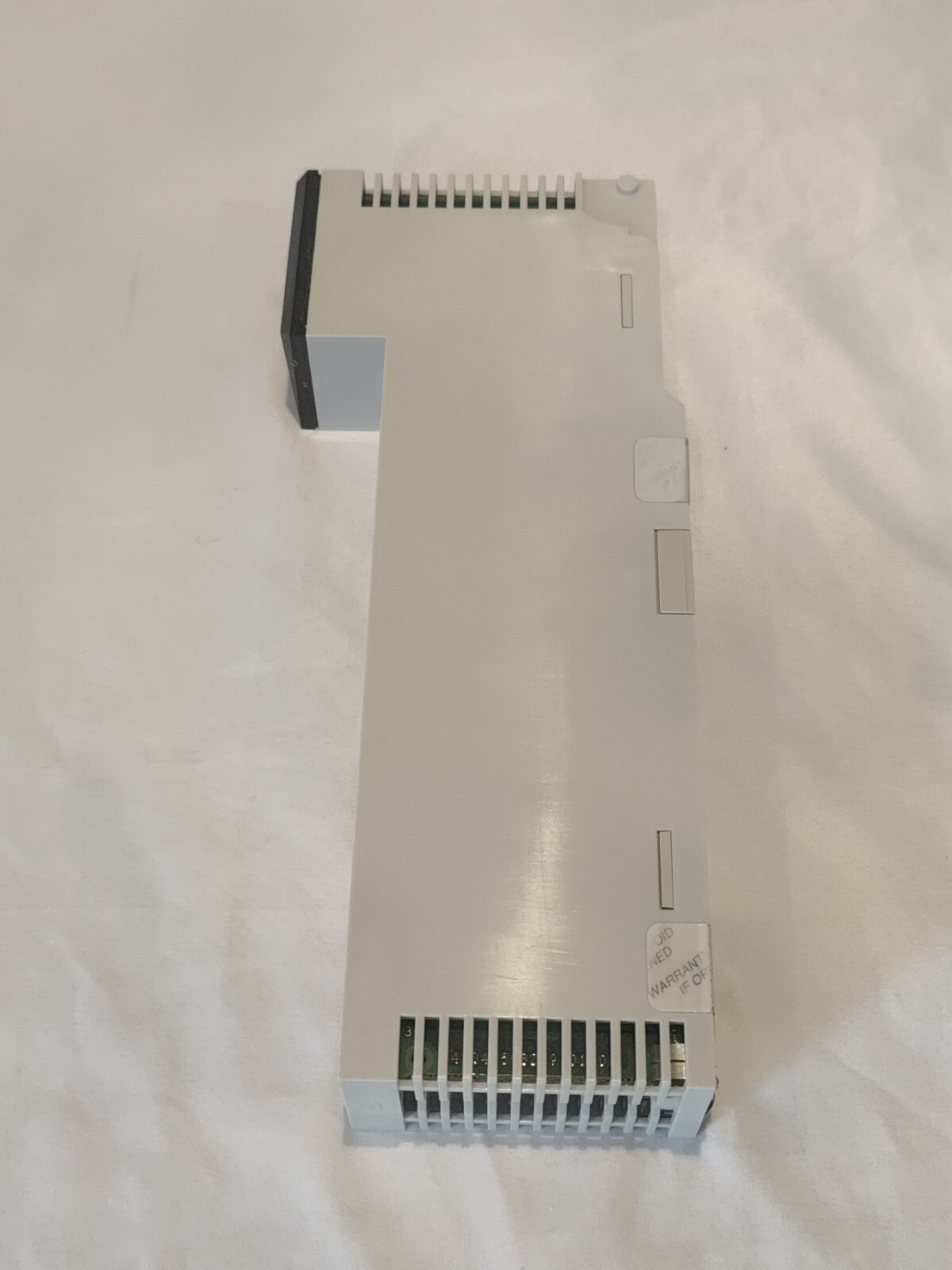 Schneider Electric 140DAO84000 Module 24- 230 VAC Ouput PLC Module
