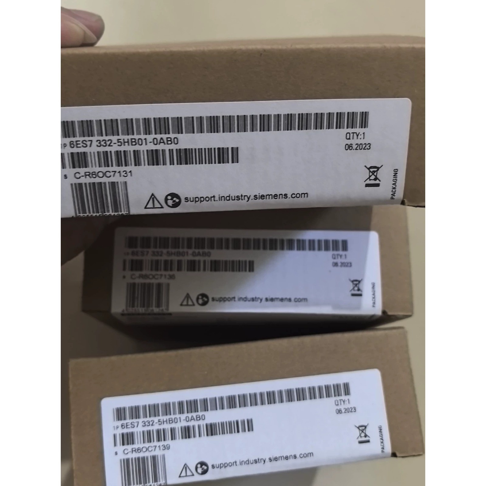 New Siemens 6ES7332-5HB01-0AB0 6ES73325HB010AB0 S7-300 Analog output SM 332