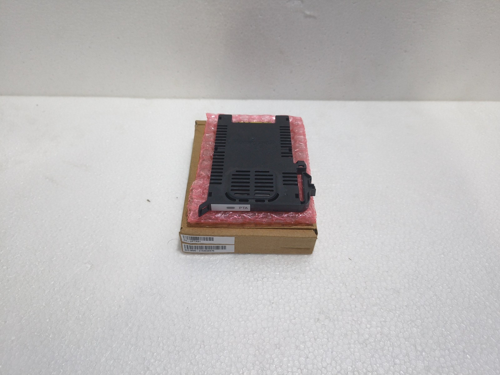 HONEYWELL CC-UPTA01 PASS THROUGH ADAPTER MODULE