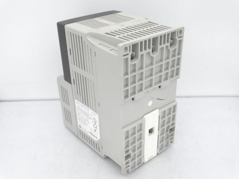 ALLEN BRADLEY 22B-D1P4N104 W/22-COMM-D Drive