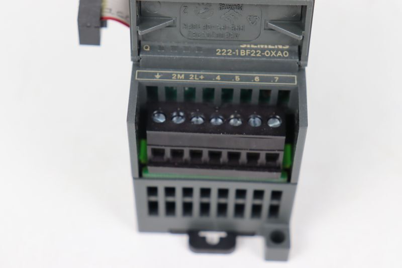 Siemens 6ES7 222-1BF22-0XA0 6ES7222-1BF22-0XA0 Digitalausgabe NEUWERTIG