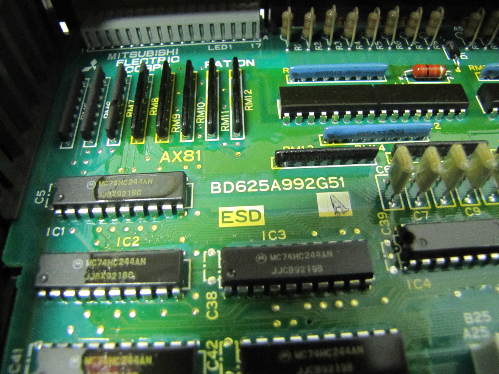 MITSUBISHI MELSEC INPUT MODULE PLC UNIT AX81 AX-81 BD625A992G51