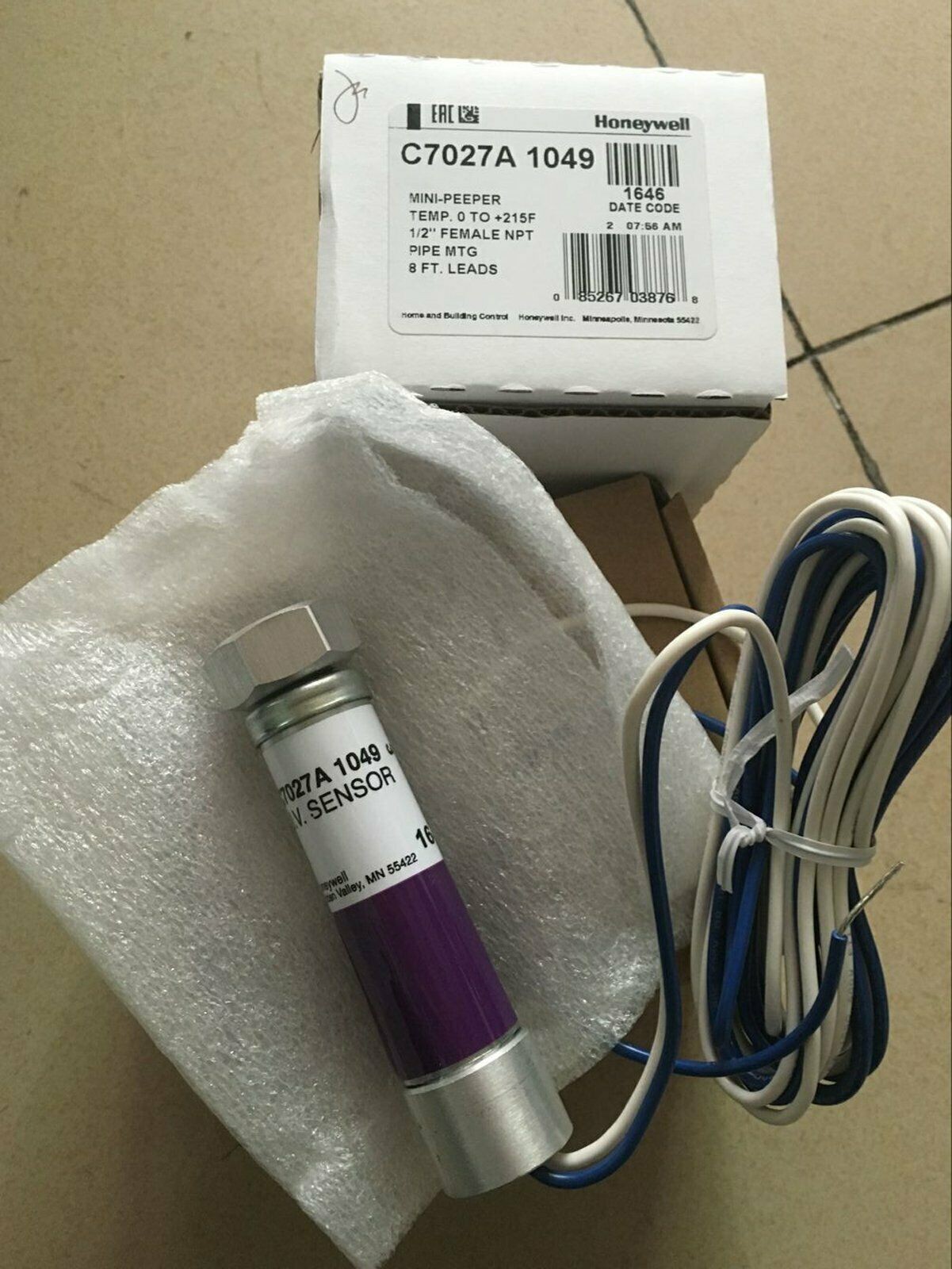 New Honeywell C7027A1049 C7027A-1049 Flame Detector Sensor Fast Shipping 1P
