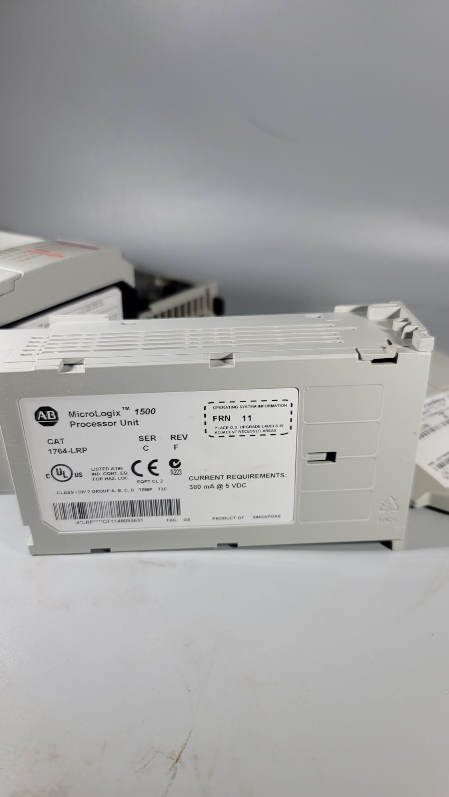 Micrologix 1500 Complete 1764-24AWA Ser B, 1769-OW8 Ser A, 1764-LRP Ser C…