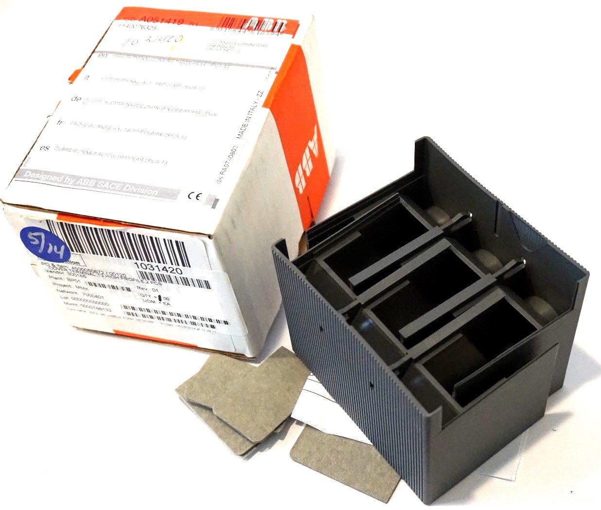 NEW ABB A051419 HIGH TERMINAL COVERS 3-POLE 2PCS IN EACH BOX