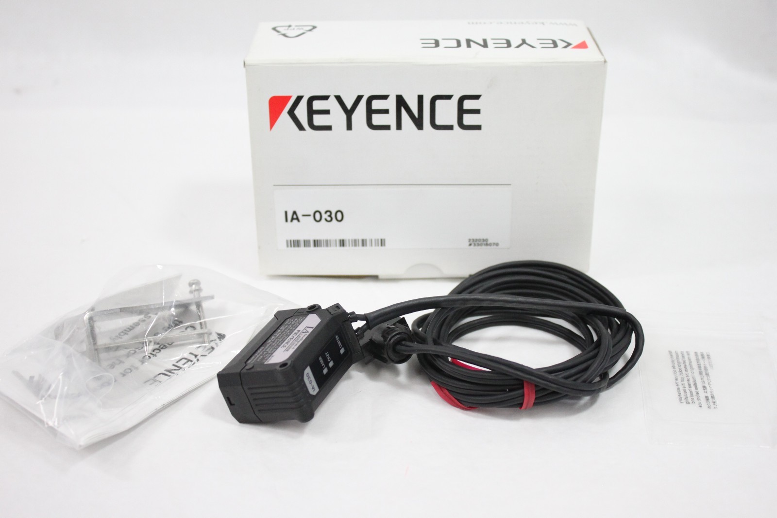 KEYENCE CORP IA-030 CMOS Analog Laser Sensor Head Brand New Free Shipping