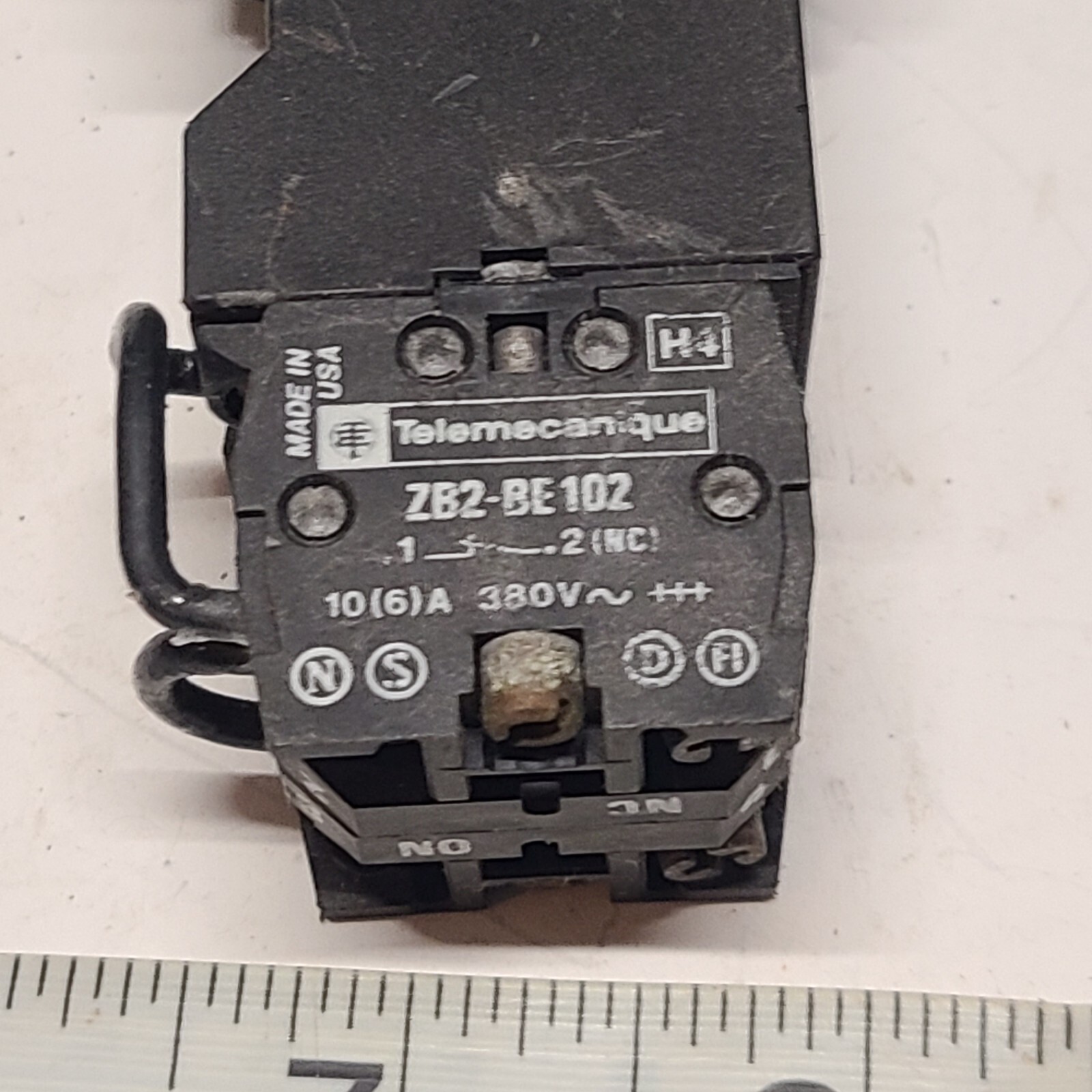 Telemecanique ZB2-BE-101 Pilot Light