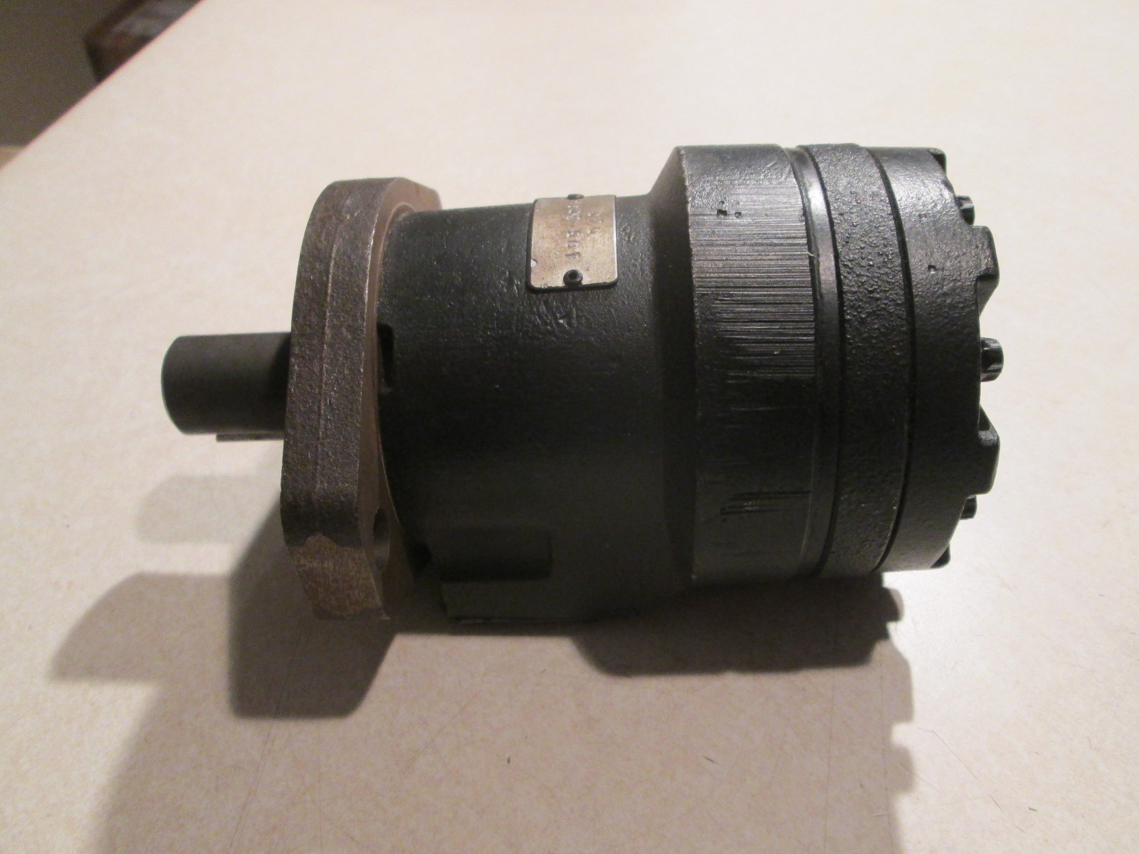 EATON CHAR LYNN 103-1043-010 HYDRAULIC MOTOR **NEW**