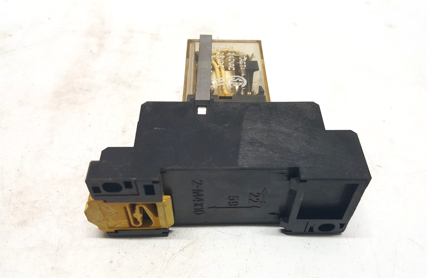 OMRON MY4N 24VDC POWER RELAY WITH BASE PYF14A / LOT OF 12